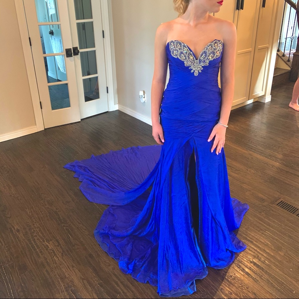 Mac Duggal, Size 4, Royal Blue Evening Gown, Showstopper Dress!